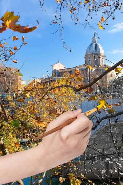 Кисть окрашивает желтые листья в Риме — стоковое фото