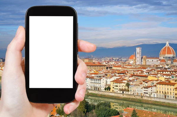 Telefone com tela cortada e horizonte de Florença — Fotografia de Stock