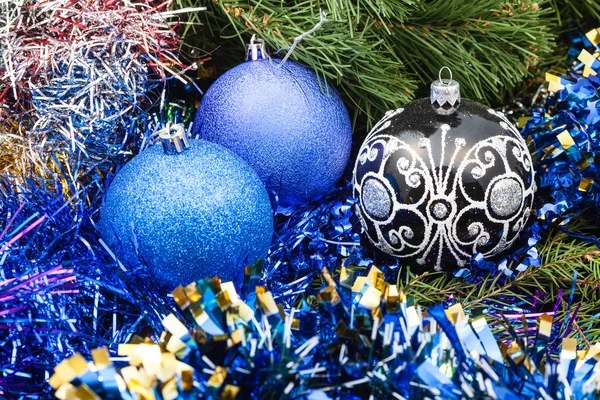 Blue violet Christmas baubles, tinsel, Xmas tree 3 — Stock Photo, Image