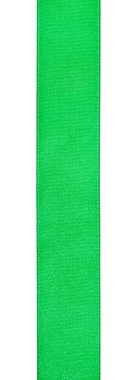 Dikey geniş yeşil saten şerit izole