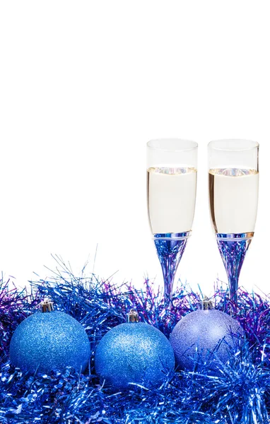 Glas vin på blå och violett Xmas glitter — Stockfoto