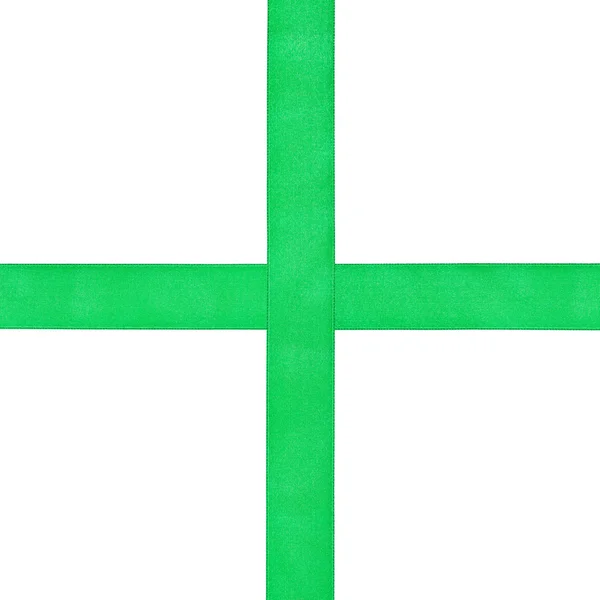 Çapraz izole yeşil saten şeritler — Stok fotoğraf