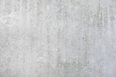 Şehir dairesinin yenilenmesi sırasında odada beton döşeme dokusu