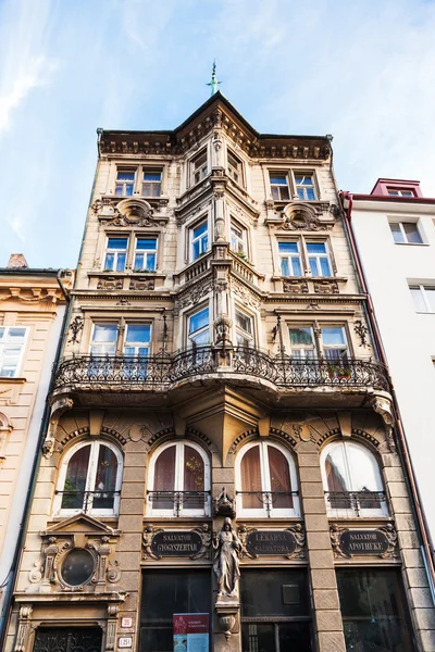 Farmacia Salvator en el casco antiguo de Bratislava — Foto de Stock