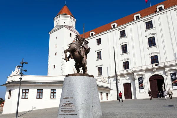Main entrance of the castle in Bratislava — Stockfoto