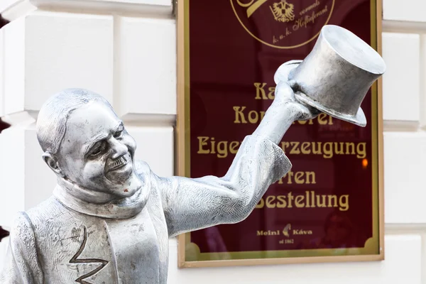 Cast iron statue of Schoner Naci in Bratislava — Stok fotoğraf