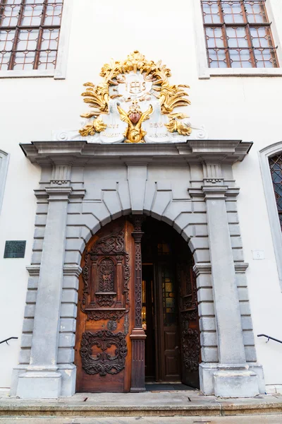 Døre Jesuit Church i Old Town Bratislava - Stock-foto