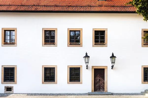 Gevel van de oude huis in kasteel van Bratislava — Stockfoto