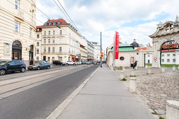 Calle Rennweg y puerta al palacio del Bajo Belvedere —  Fotos de Stock