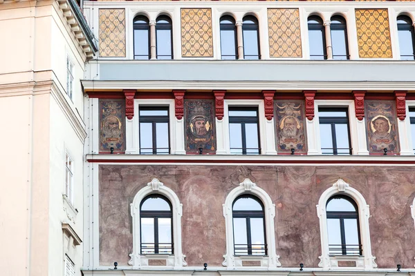 House with painted portrait on Stephansplatz — Zdjęcie stockowe