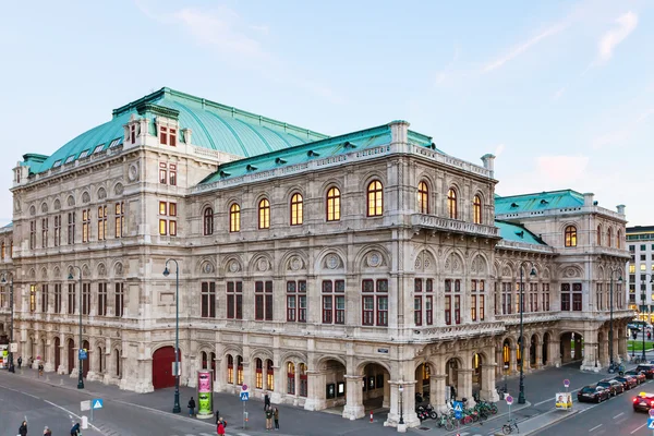 Vienna State Opera from Albertinaplatz, Vienna — 스톡 사진