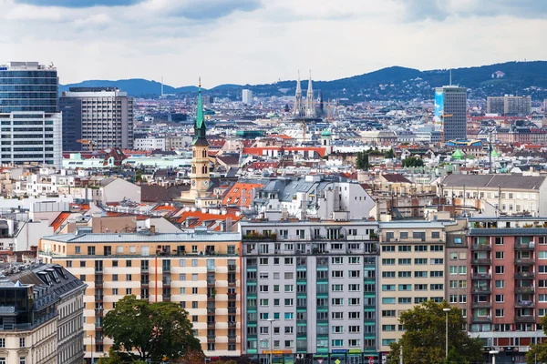 Επιχρυσωμένο άγαλμα του Γιόχαν Στράους στο Stadtpark, Βιέννη — Φωτογραφία Αρχείου