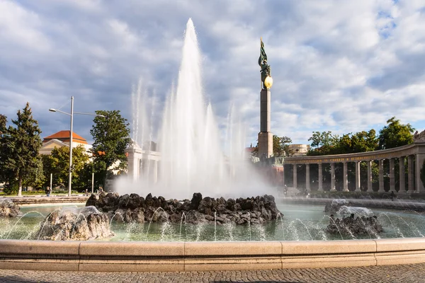 Yaldızlı heykel Stadtpark, Viyana Johann Strauss — Stok fotoğraf