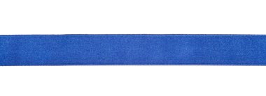 geniş mavi saten kurdele beyaz izole