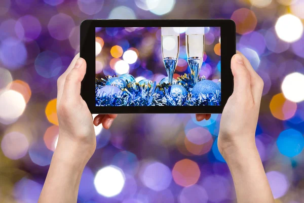 Foto Navidad naturaleza muerta sobre fondo violeta — Foto de Stock