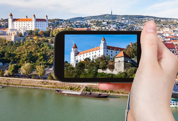 Instantané du château de Bratislava sur le Danube — Photo