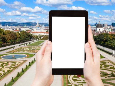photographs lawns of Belvedere Palace in Vienna
