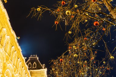 Gece Noel dekorasyonu Moscow City