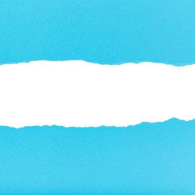 Kırmızı yırtık kağıt yaprağının bölünmüş yarısı