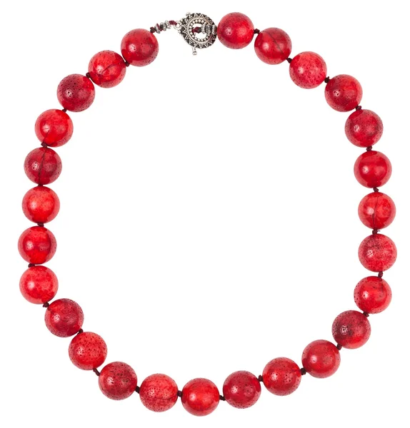 Runde Halskette aus roten Schwammkorallenperlen — Stockfoto