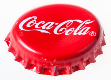 Kırmızı taç mantar bere Coca-Cola şişeden kullanılan
