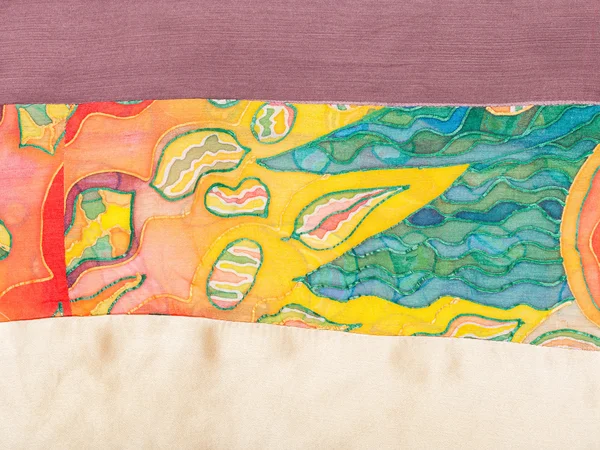 Tira de tela patchwork con batik de seda pintado — Foto de Stock