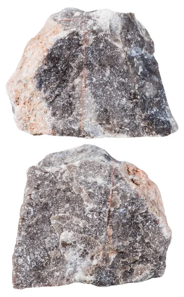 Dwa kawałki mineralne wapienny kamień na białym tle — Zdjęcie stockowe