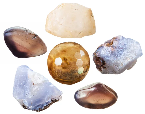 Chalcedony tumbled gemstones and crystals isolated — 图库照片