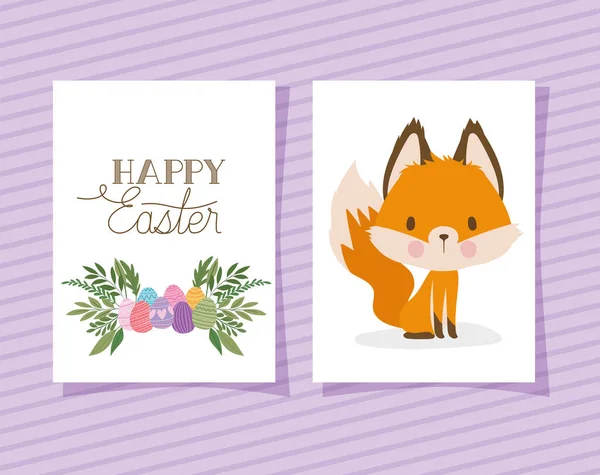 Uitnodiging met vrolijke paasbelettering met een schattige vos en een mand vol paaseieren op een paarse achtergrond — Stockvector