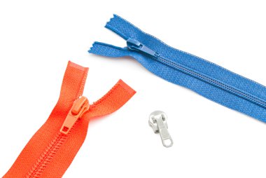 beyaz üzerine iki renkli fermuarlar