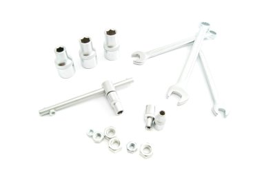 Demir Kafa ve beyaz somun anahtarları