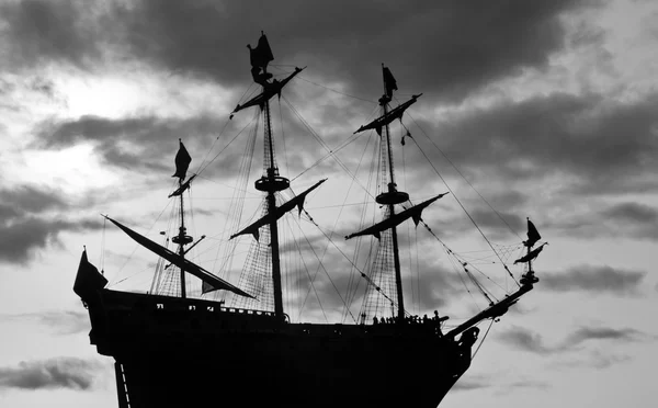 Sailboat against the sky — Stock Photo, Image