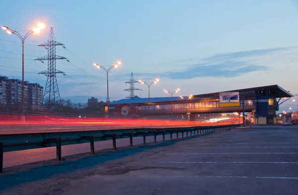 Gece yolda yoğun trafik — Stok fotoğraf