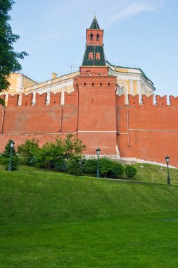 bir yaz günü Kremlin Kulesi