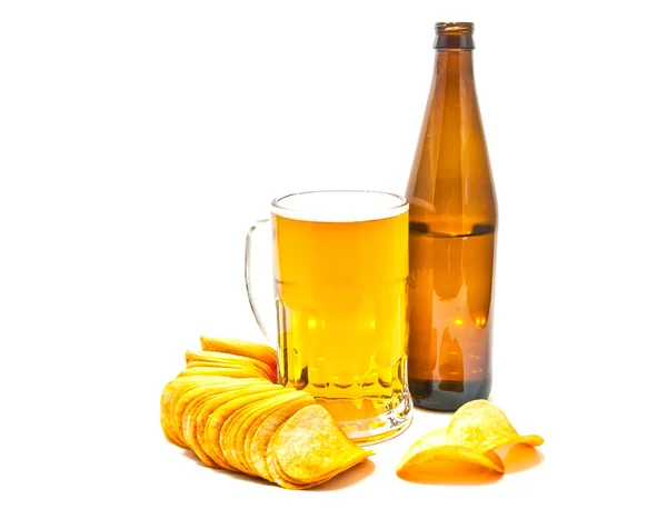 Beer in glass and crispy chips — Stock Photo, Image