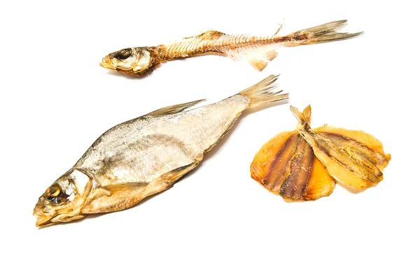 सांगाडा आणि धूम्रपान केलेले मासे — स्टॉक फोटो, इमेज