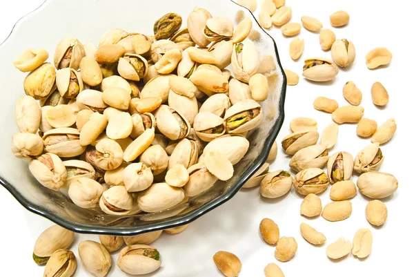 Sabrosos pistachos asados y cacahuetes — Foto de Stock