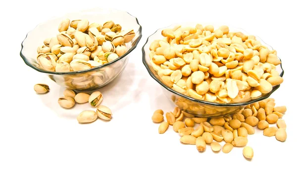 Dvě misky s ořechy closeup — Stock fotografie