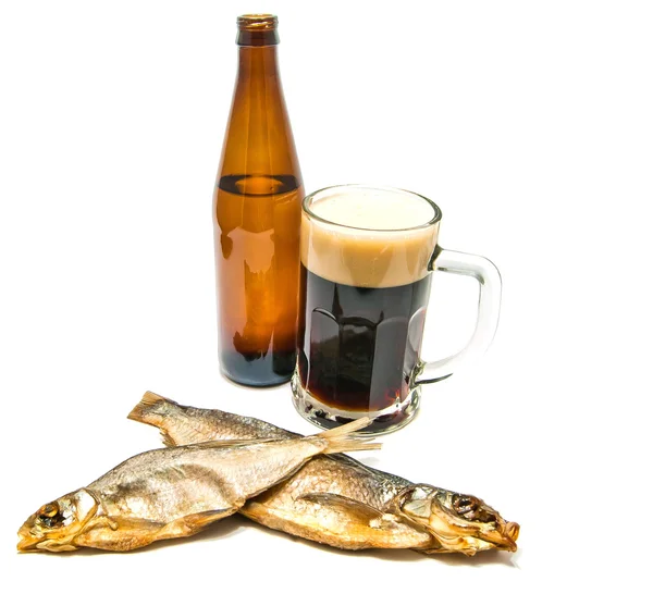 Twee stokvis en donker bier — Stockfoto