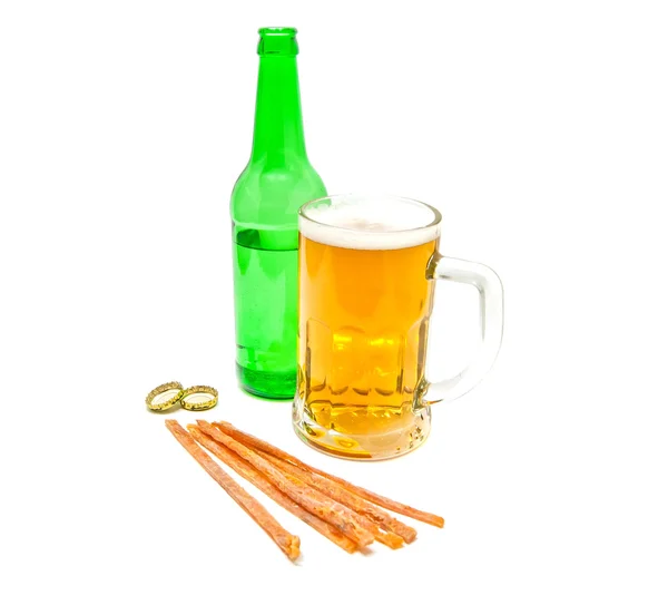 Fischjause und ein Glas leichtes Bier — Stockfoto