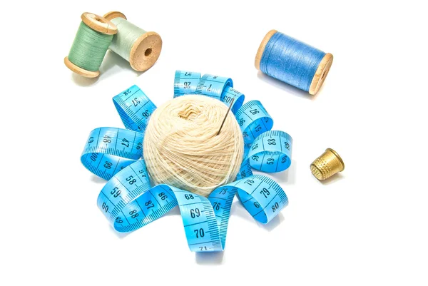 Spools of thread, yarn and meter — Stock Photo, Image