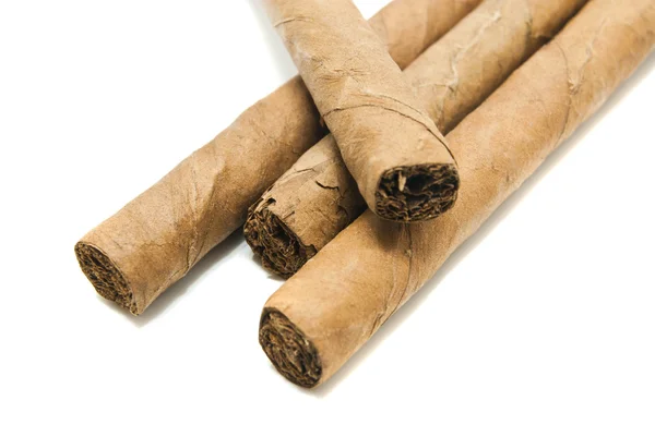 Cigarros cubanos en blanco —  Fotos de Stock