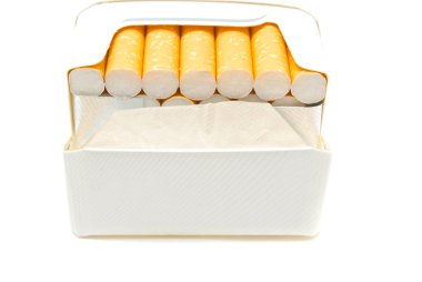 Beyaz paketi içinde sigara 