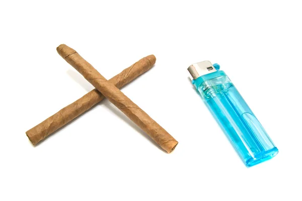 Deux cigares et briquet plastique — Photo