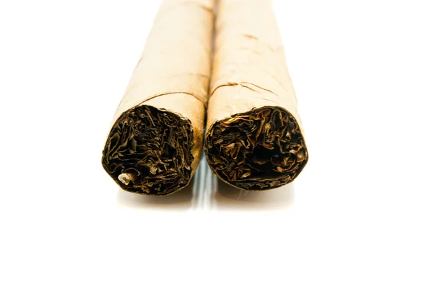 Paar van Cubaanse sigaren op wit — Stockfoto