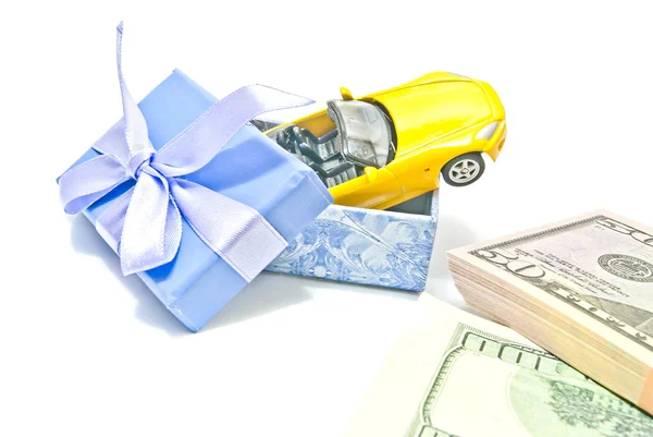 Blue gift box with car and money — Stock Photo, Image