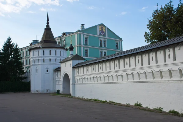 Ingang naar oude klooster in Moskou — Stockfoto