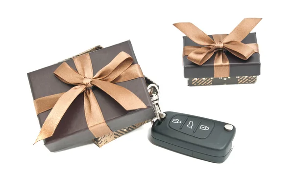 Two brown gift boxes and keys — Stock Photo, Image