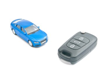mavi araba ve araba anahtarları alarmlı