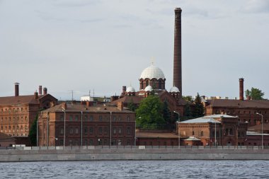 Eski tuğla hapishane Nehri üzerinde